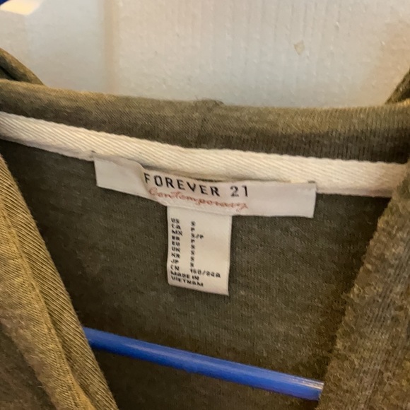 Forever 21 olive green sweatshirt with hood - Picture 2 of 2